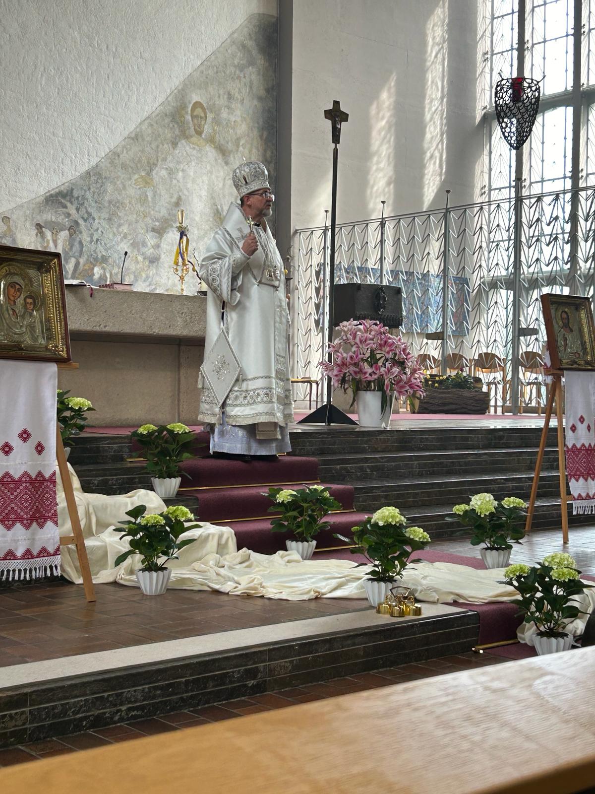 Wurst und Ikonen – die etwas andere Ukraine-Hilfe 