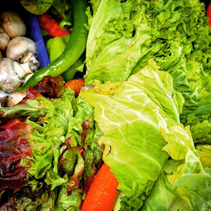 Image Brot füer Nachbarn: Salat und Gemüse